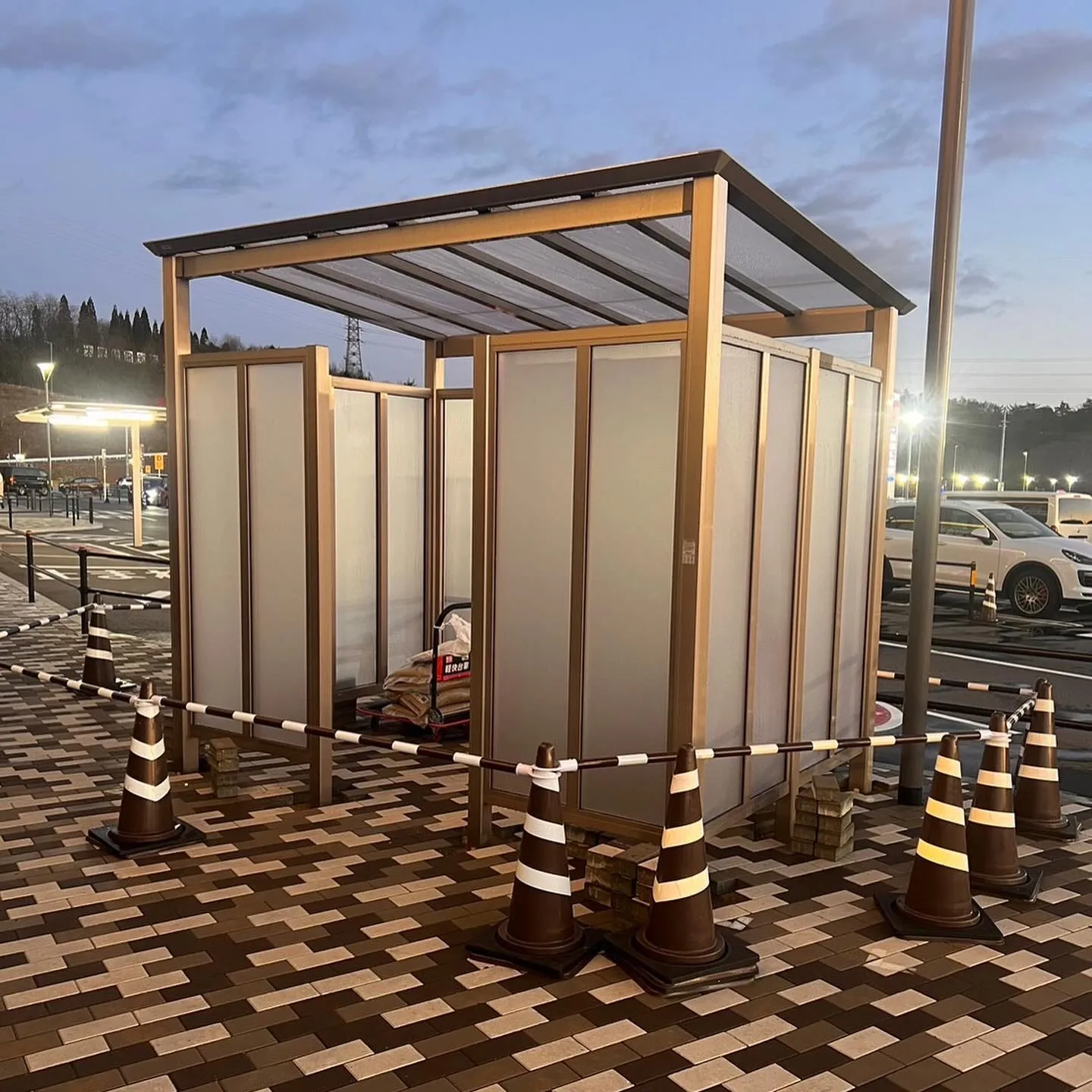 イオンモール土岐 喫煙所設置👷